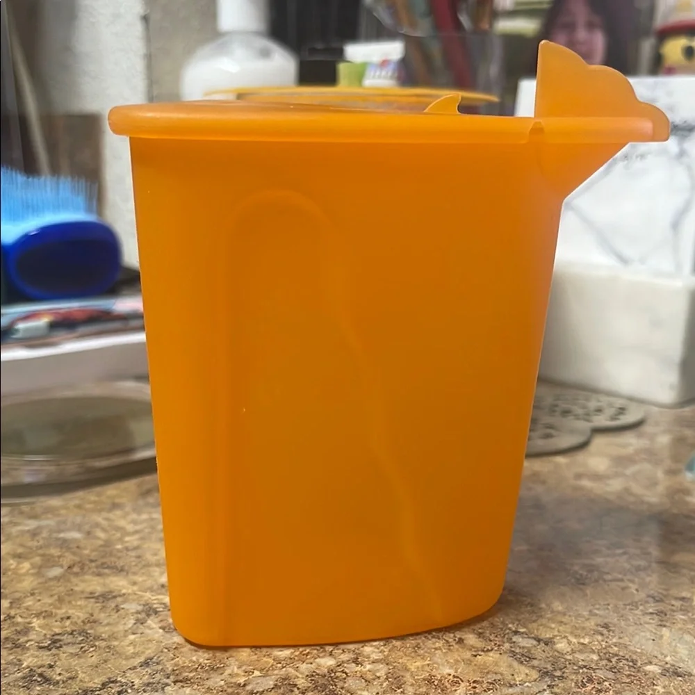 Tupperware Expressions Creamer